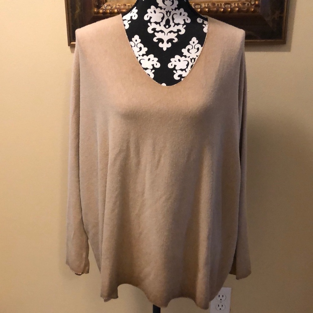 Sunny Studio silver thread trimmed v-neck cuddly textured long dolman sleeve top